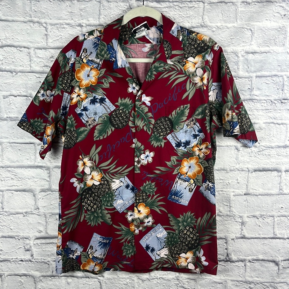 Vintage 1980’s Hilo Hattie size M Hawaiian Shirt